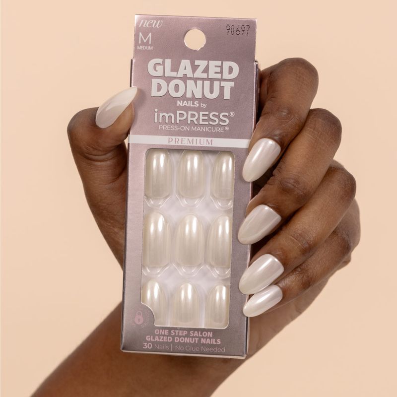 IME07-Unha-Postica-ImPRESS-Glazed-Donut-Vanilla-Glazed--Kiss-New-York-4