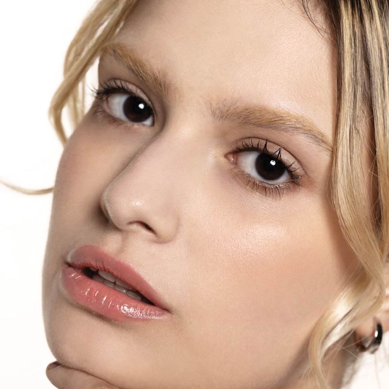 25-8323-RBY-FOTOS-ECOM-SKIN-TINT_R00-02