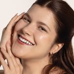 25-8323-RBY-FOTOS-ECOM-SKIN-TINT_R00-04